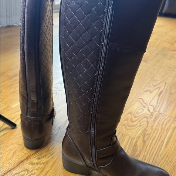 Boots Luz Clairborne Brown Knee-High Leather Boots - Picture 5 of 11